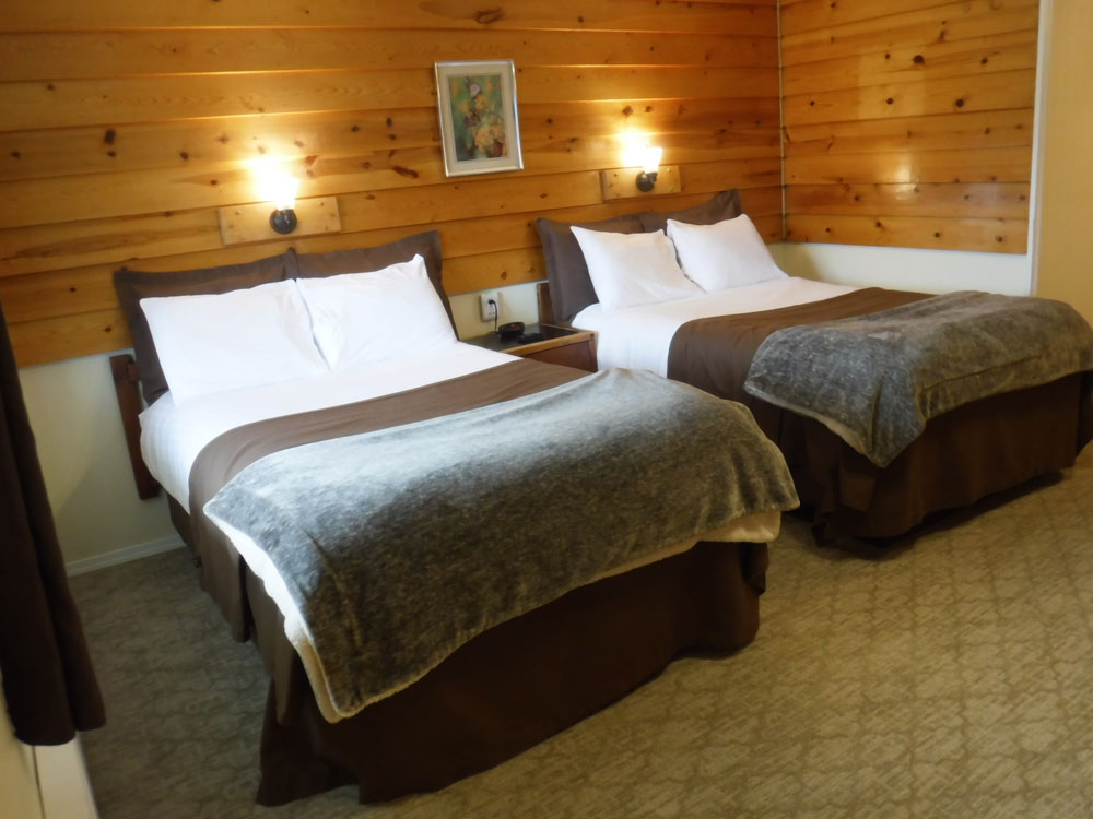 Room Gallery Captain's Choice Motel in Haines Alaska 18004782345