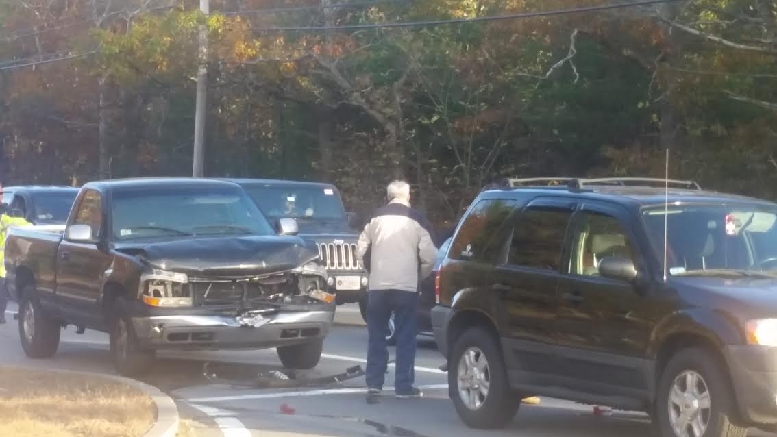 Rearend crash stalls traffic on Bourne Scenic Highway