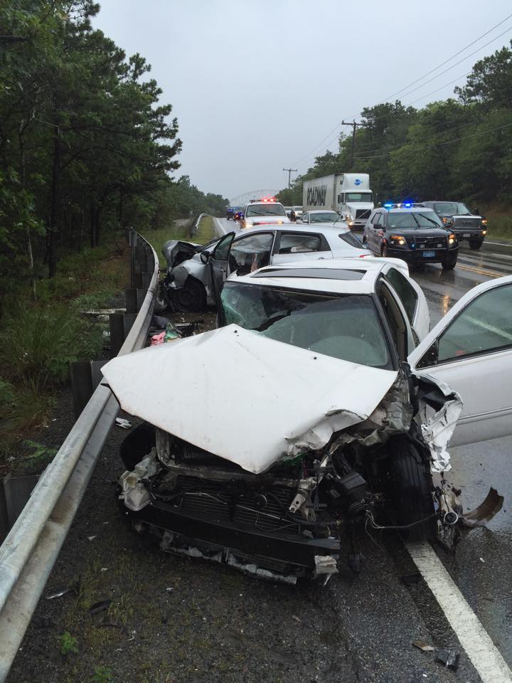 4 injured, Scenic Highway closed after crash