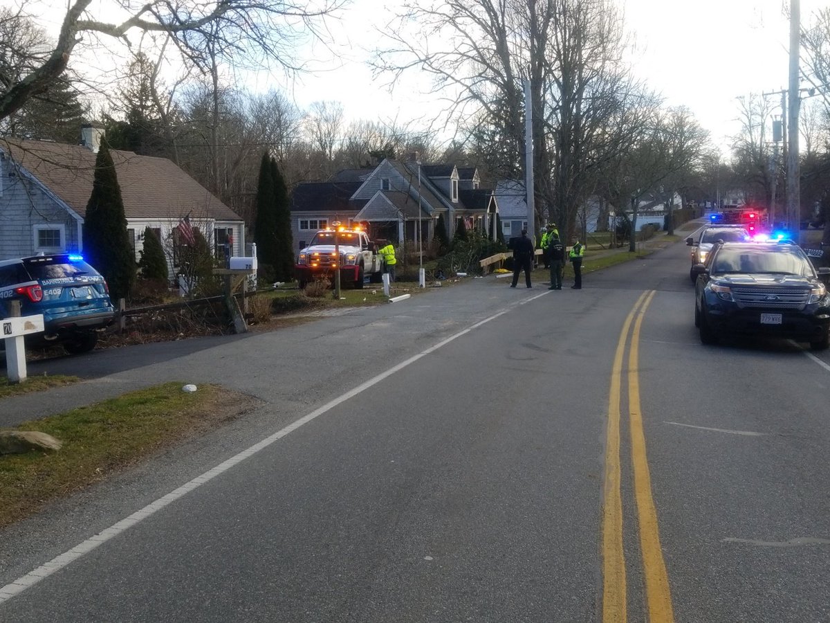 Single vehicle crash in Centerville