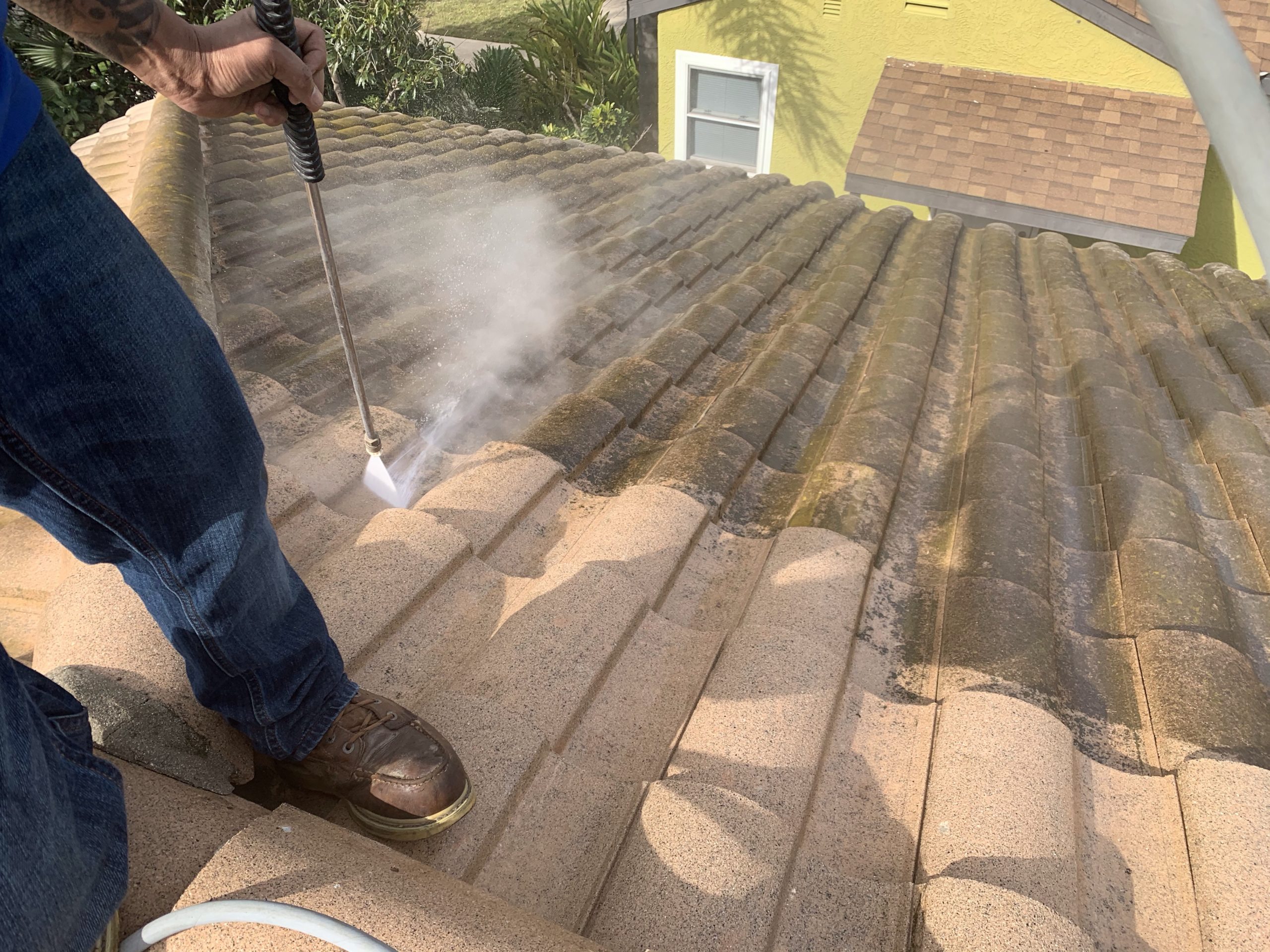 Roof Cleaning in Los Angeles. Curb Appeal Power Clean