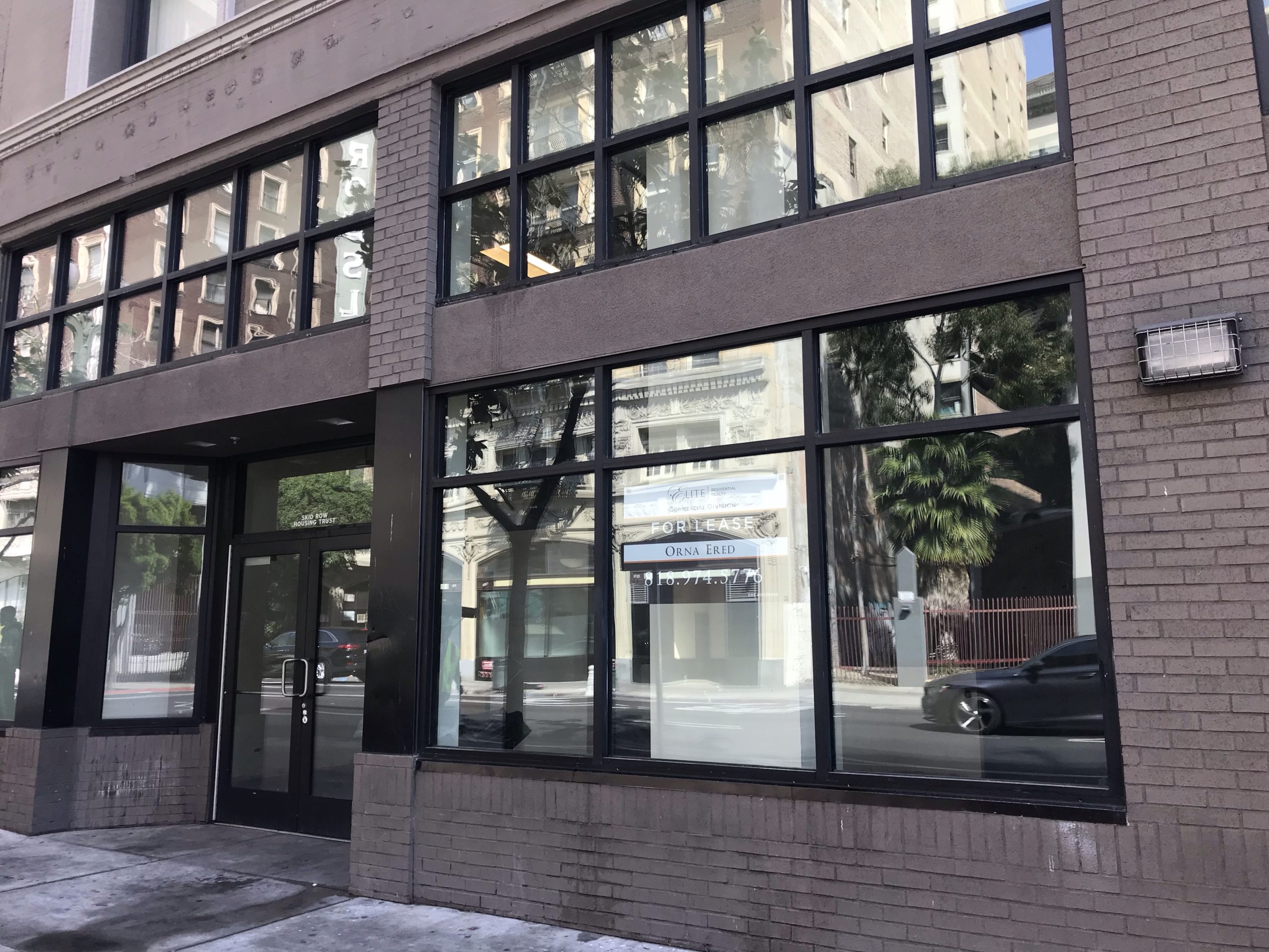 DTLA Window Cleaning Service. Curb Appeal Power Clean