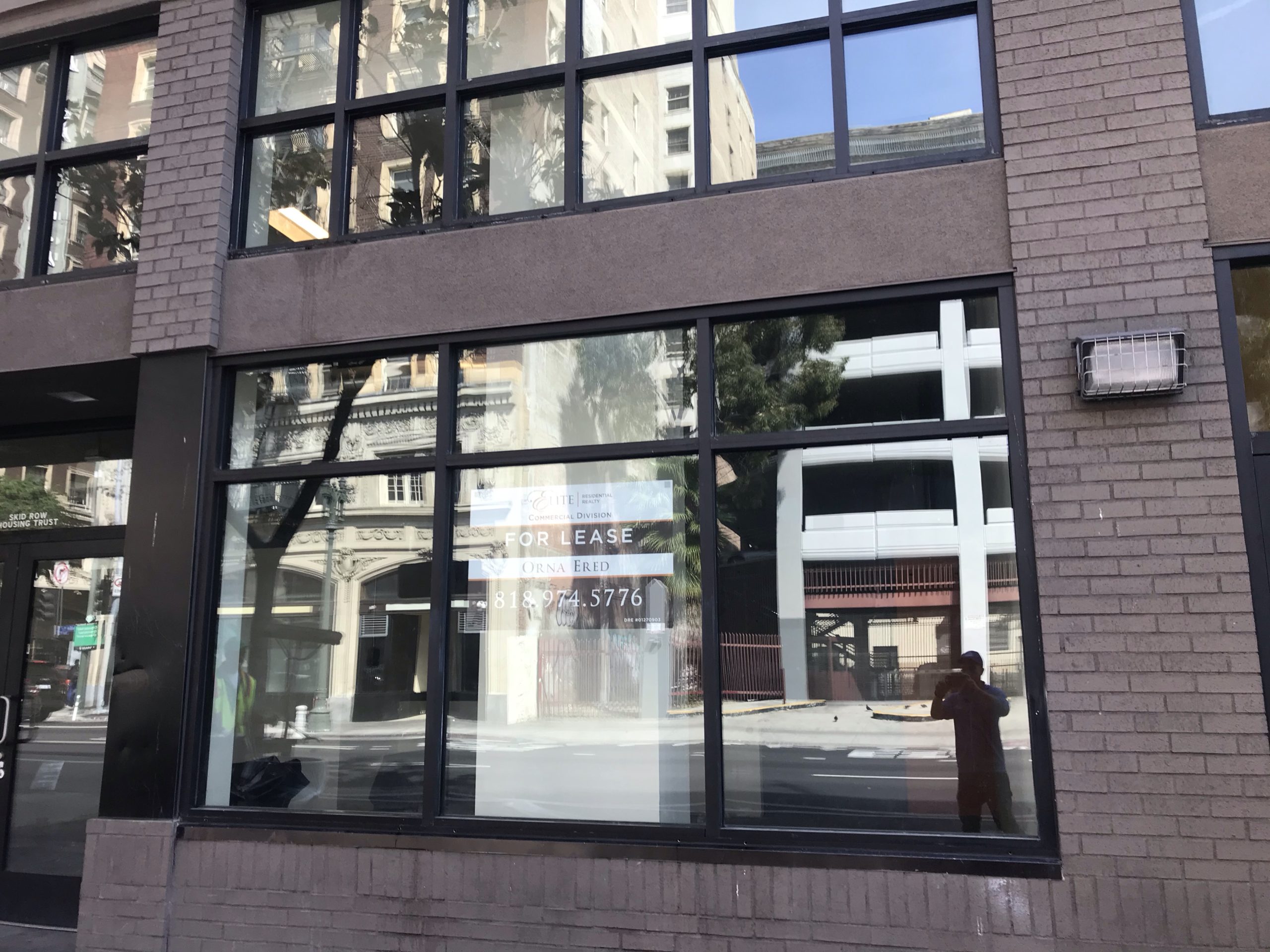 DTLA Window Cleaning Service. Curb Appeal Power Clean