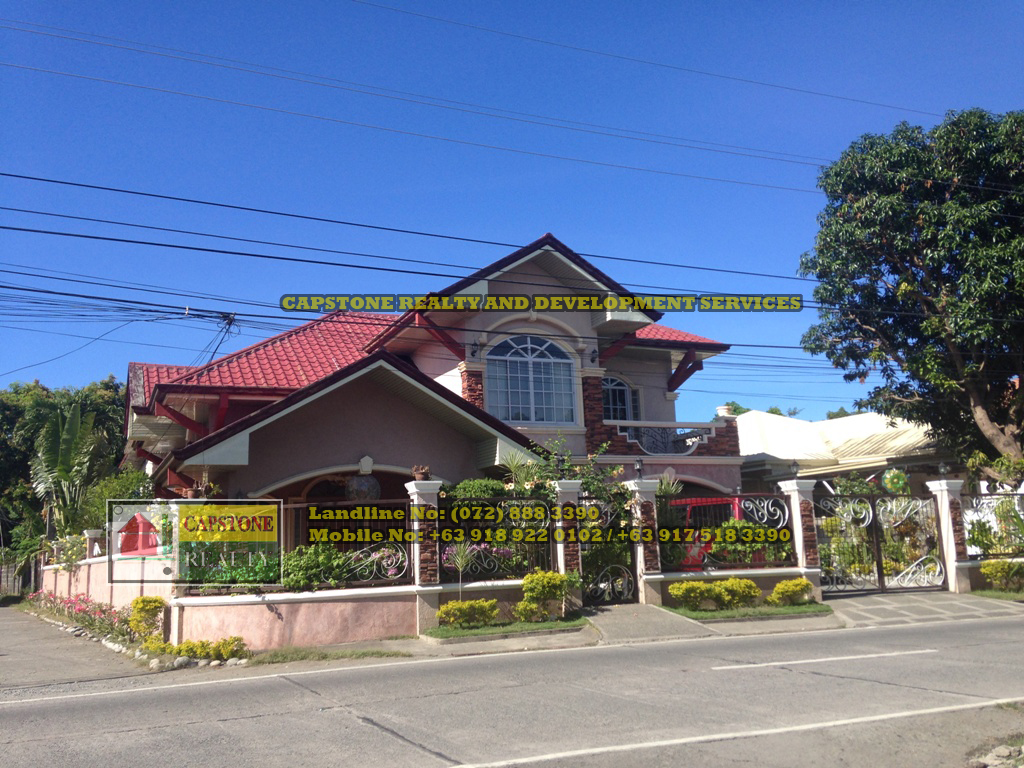 Beautiful and luxurious house and plot for sale in Luna, La Union