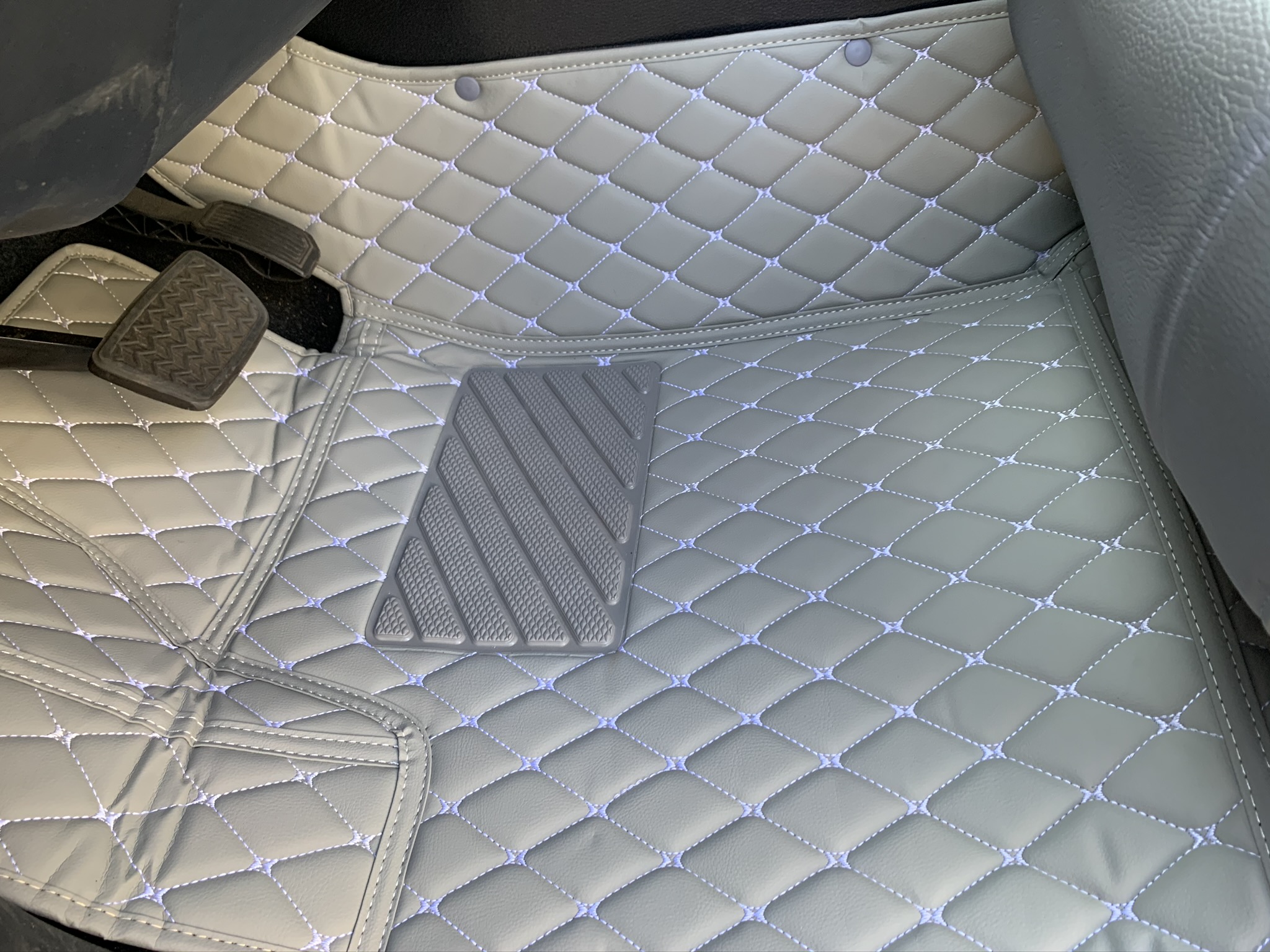 Custom Made Floor Mats For Your Car Floor Roma