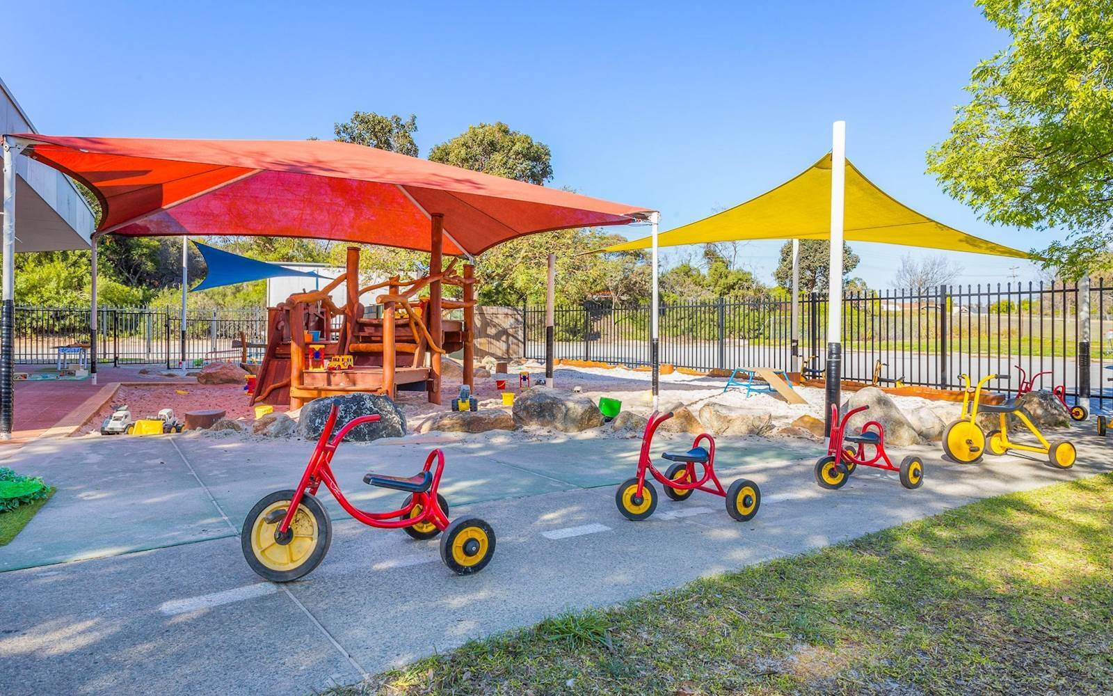 Vacancies, Enrol now at Cuddles Early Learning & Childcare South Lake in South Lake, WA 6164