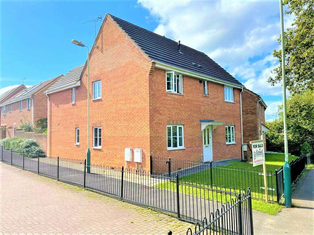(SALE AGREED) 9 GOLWGYBONT, HIGHFIELDS, BLACKWOOD NP123FT £335,000