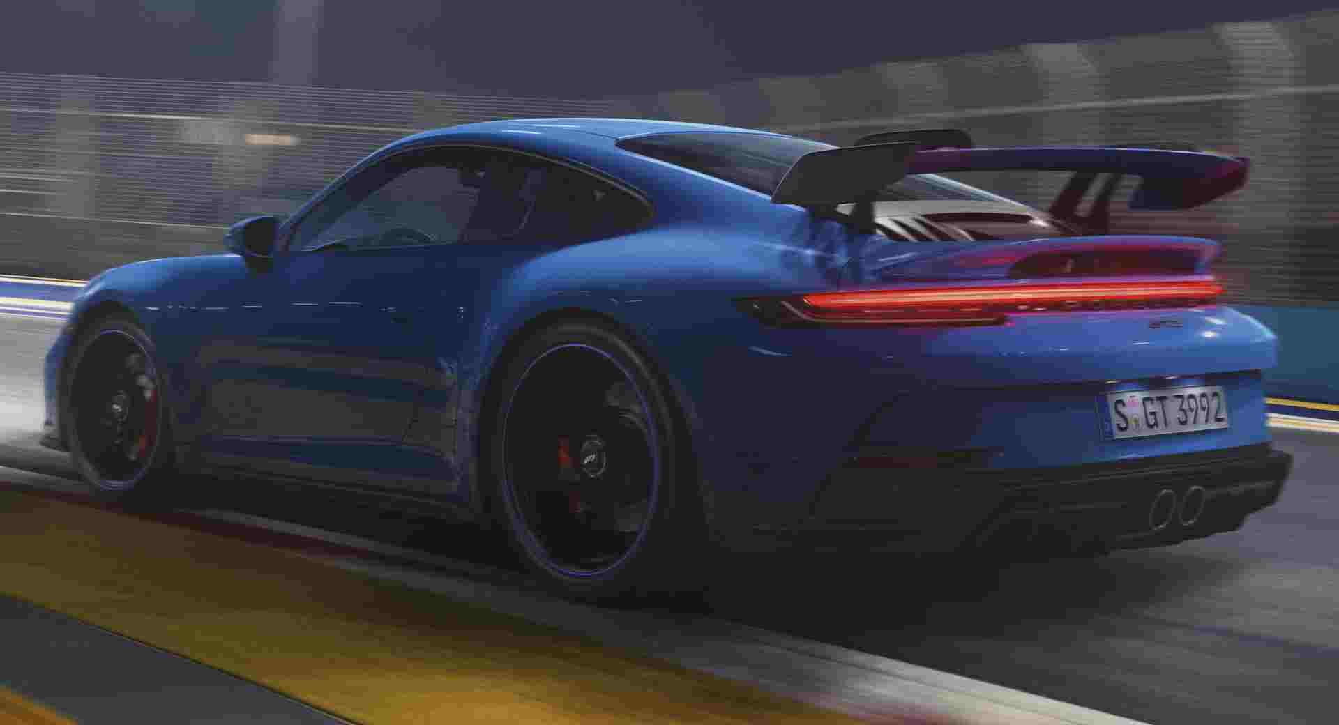 2022 Porsche 911 GT3 Wins MotorTrend's Performance Vehicle