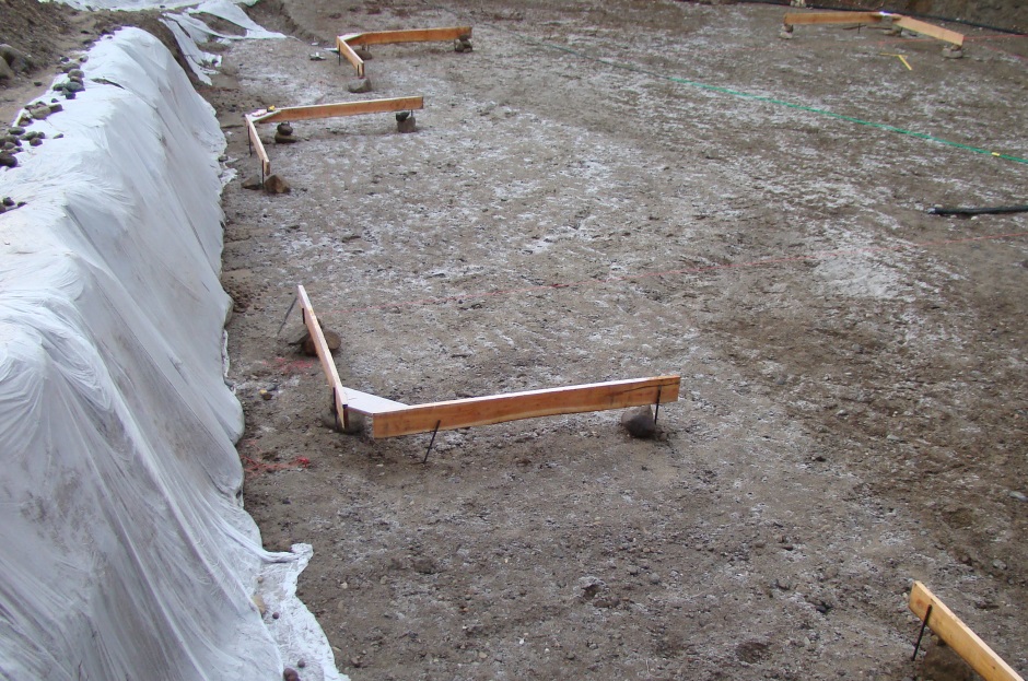 Dig Foundation Batterboards And Markout