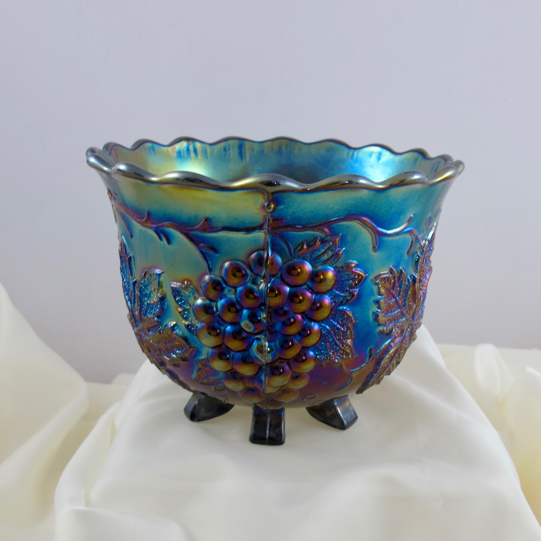 Antique Dugan Amethyst Grape Delight Carnival Glass Nut Bowl Carnival