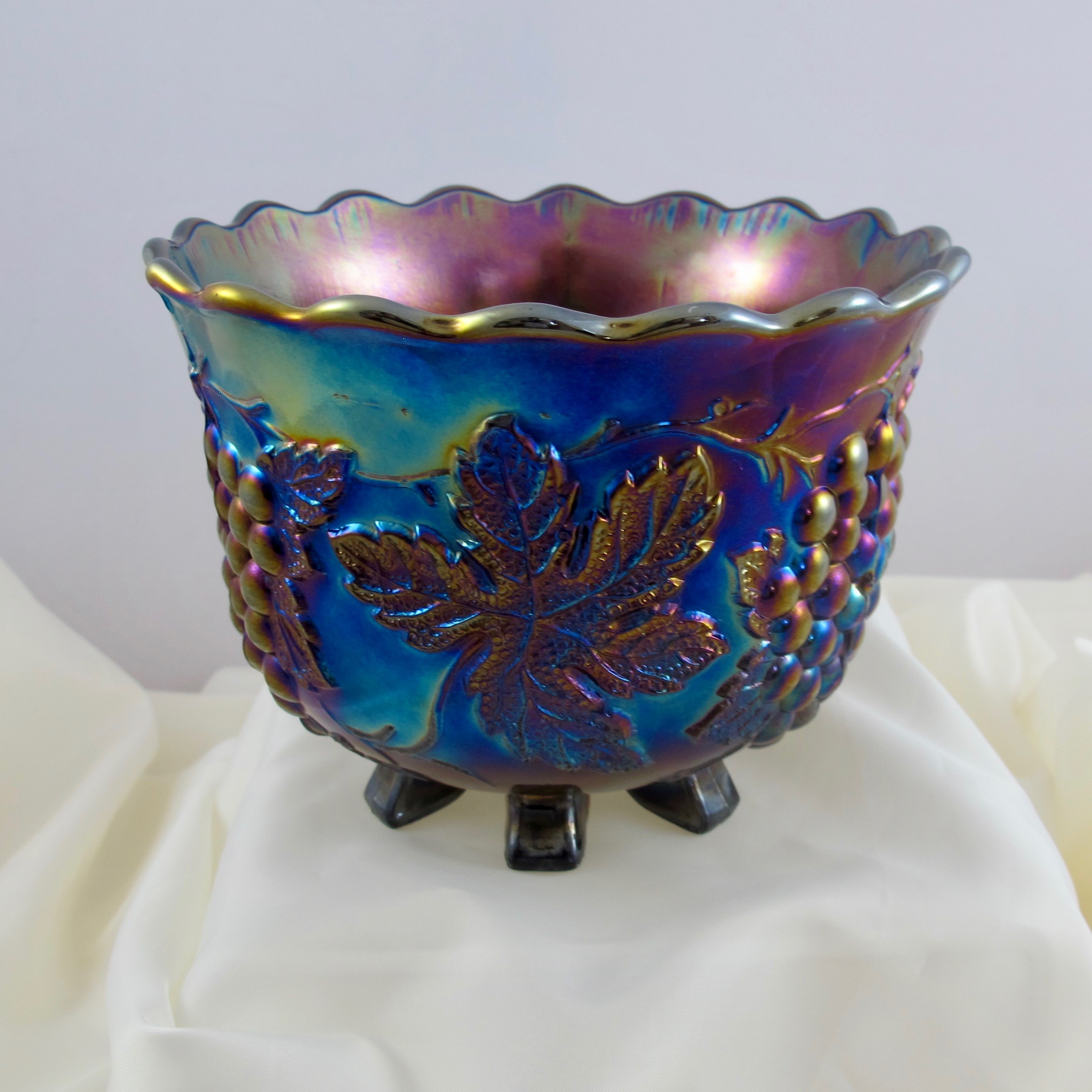 Antique Dugan Amethyst Grape Delight Carnival Glass Nut Bowl Carnival