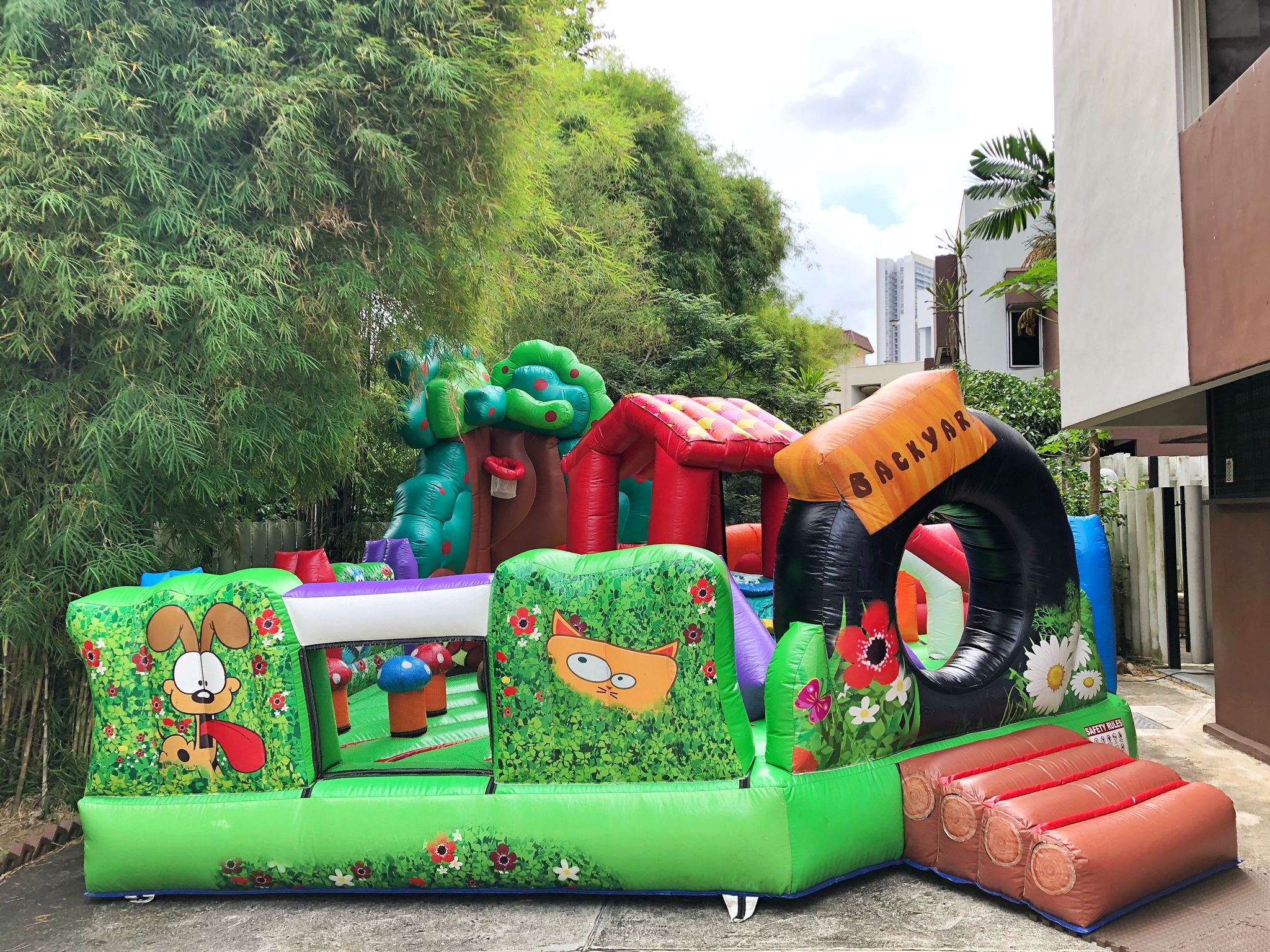 BackyardFunBouncyCastleRental Carnival World