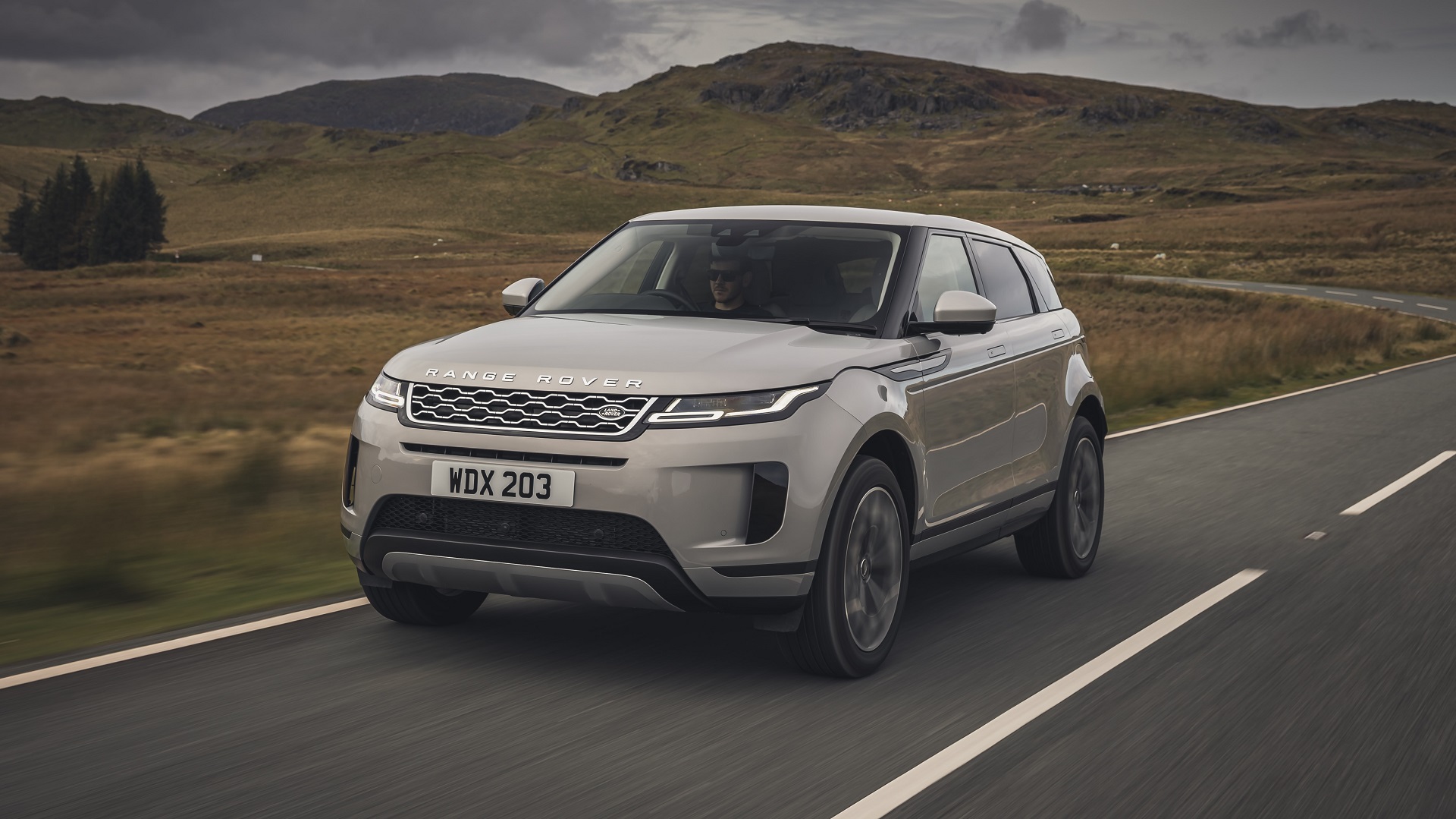 Your Wait For 2021 Range Rover Evoque Ends CarSaar