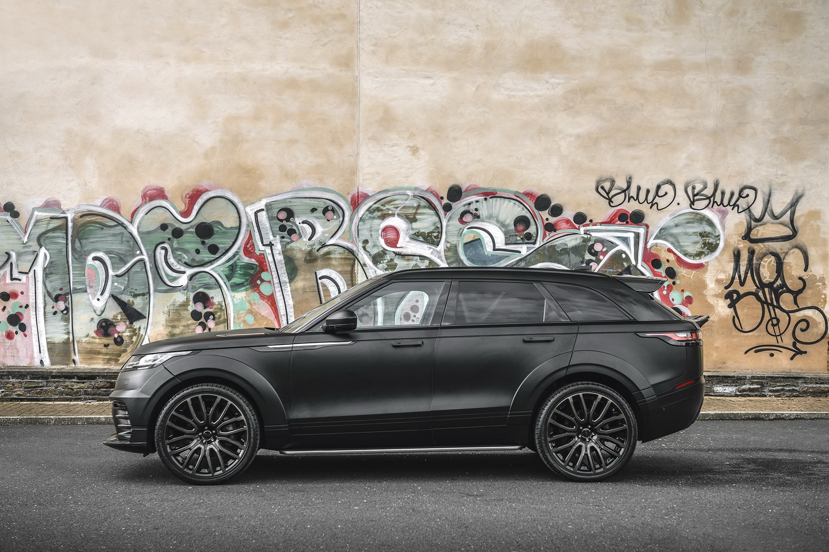 Blacked-Out Range Rover Velar Wants Way More Than A Drink To Go Home With You | Carscoops
