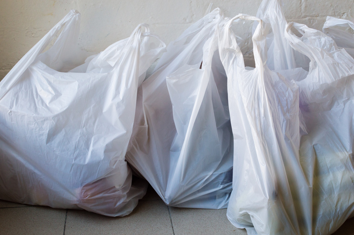 Some California Grocery Stores Now Charging for SingleUse Bags Carts