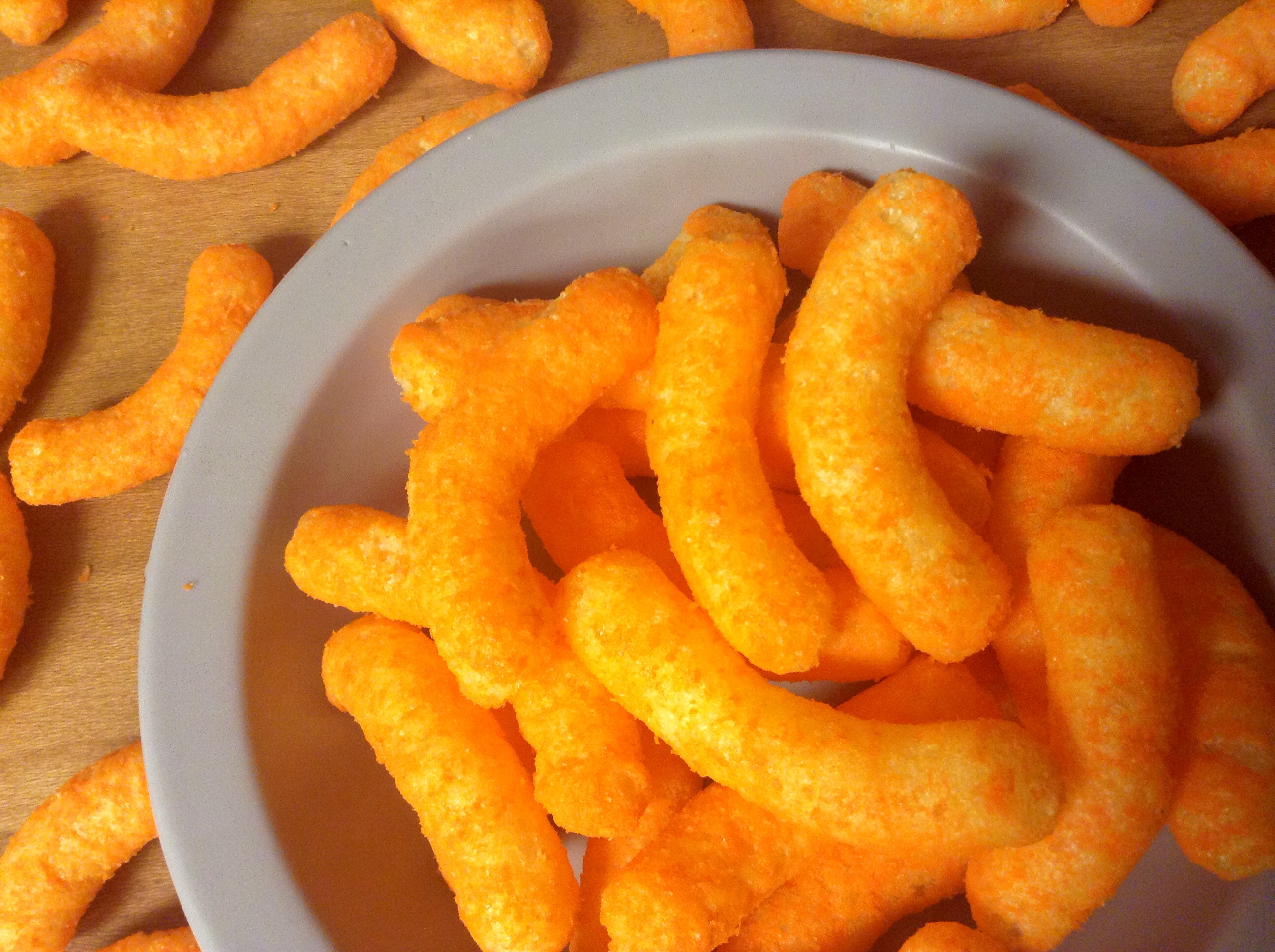 Junk food fight Science tests how birds compete for Cheetos