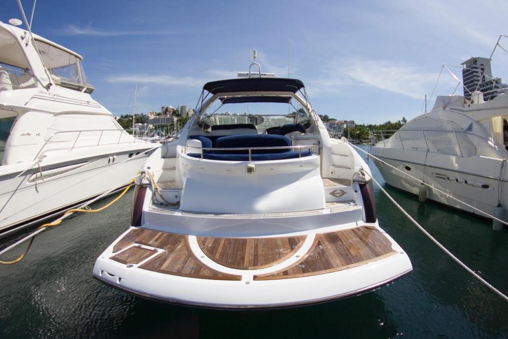 Venta y renta de yates, lanchas de fibra de vidrio, equipo de pesca