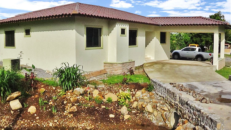 Nice House for Sale in Alto Boquete, Panama Bonita Casa Nueva en