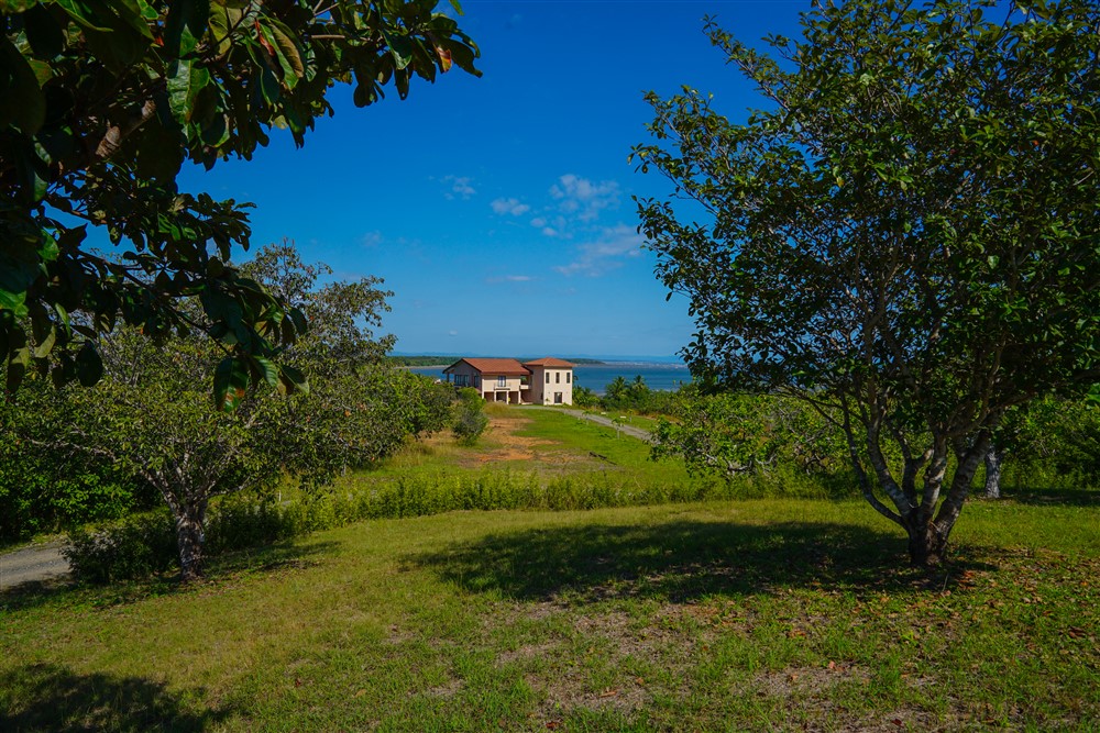 Under Contract Boca Chica, Panama Large Oceanfront Condominium Villas