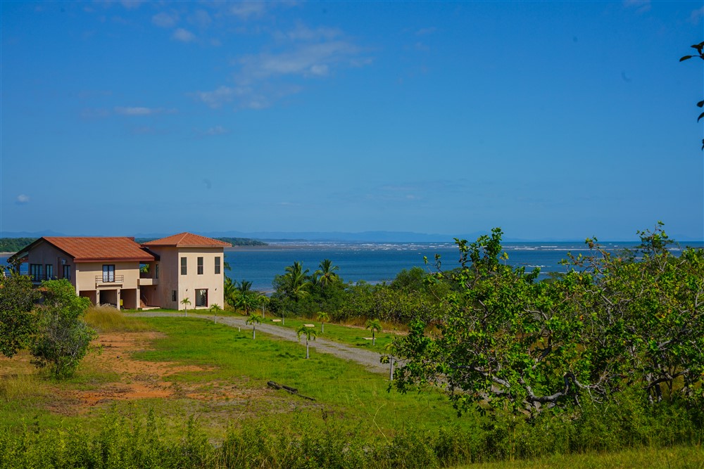 Under Contract Boca Chica, Panama Large Oceanfront Condominium Villas