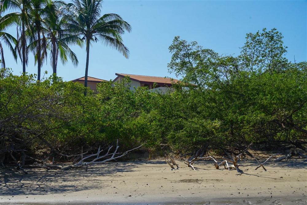 Under Contract Boca Chica, Panama Large Oceanfront Condominium Villas