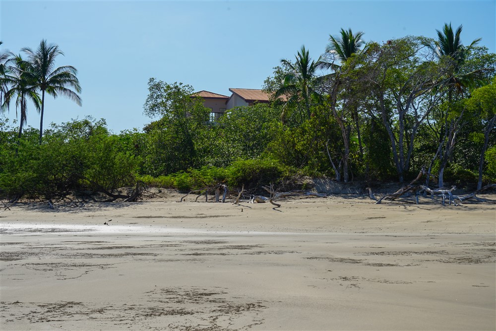 Under Contract Boca Chica, Panama Large Oceanfront Condominium Villas