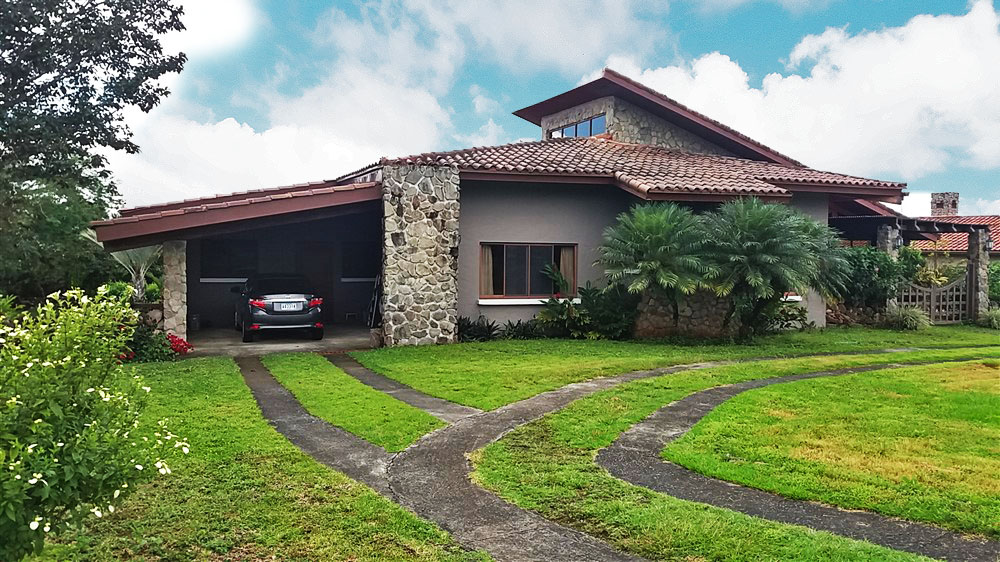 Sold by Casa Solution Upgraded & Beautiful House for Sale in Los