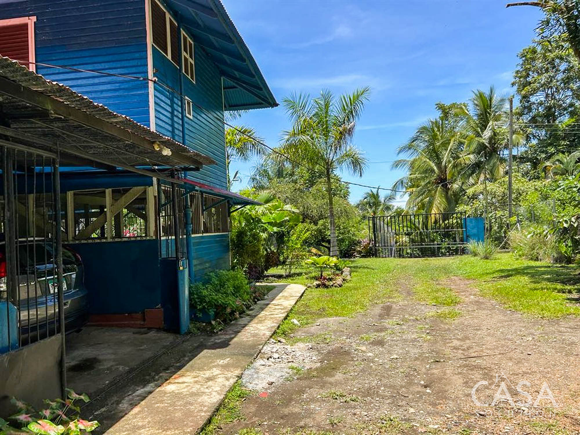 Chiquita Banana! WellPresented Historic Home Plus Guest Apartment For Sale in Las Palmas