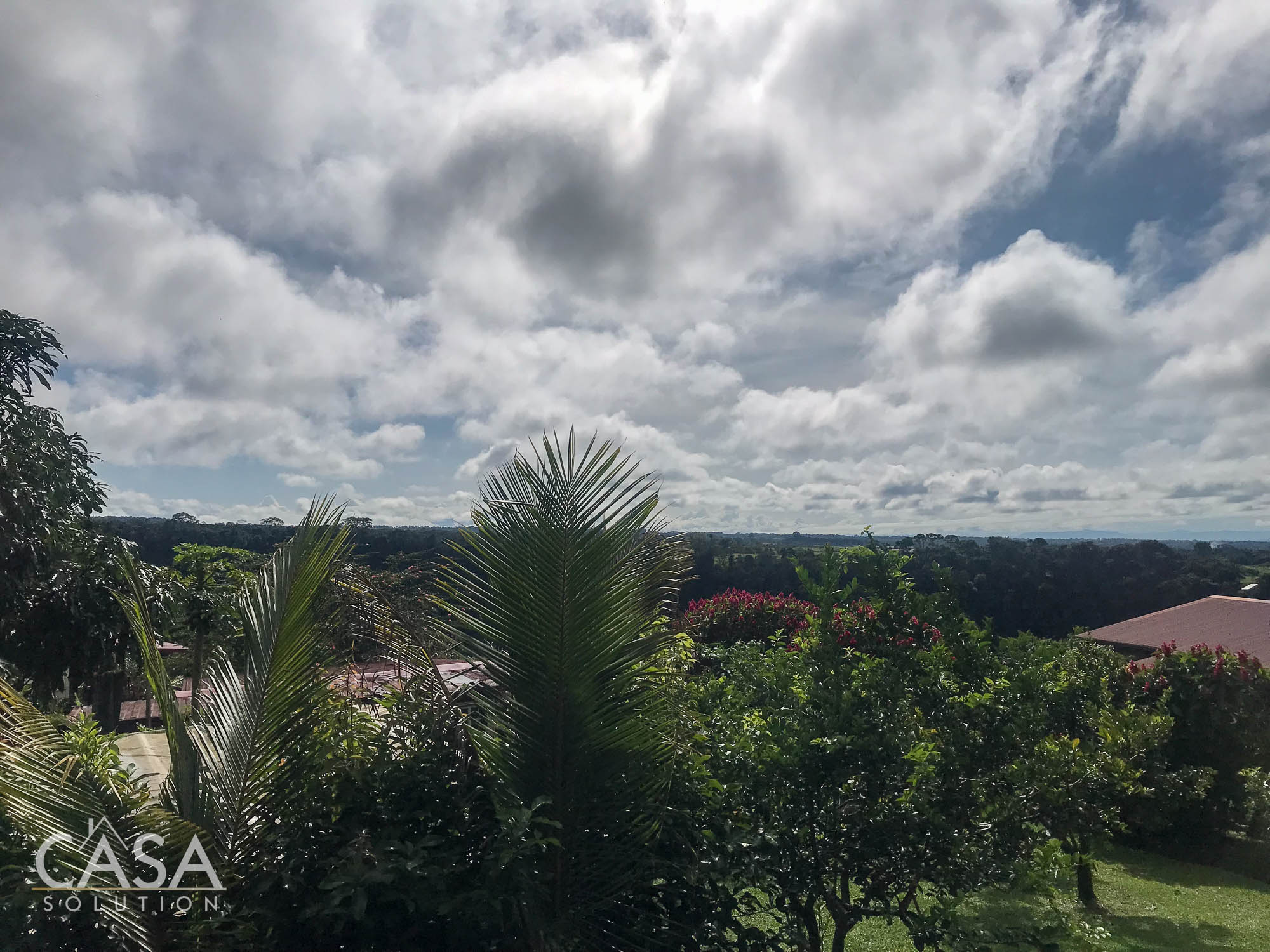 Cozy Mountain Home for Rent with Large Balcony and Beautiful Garden in