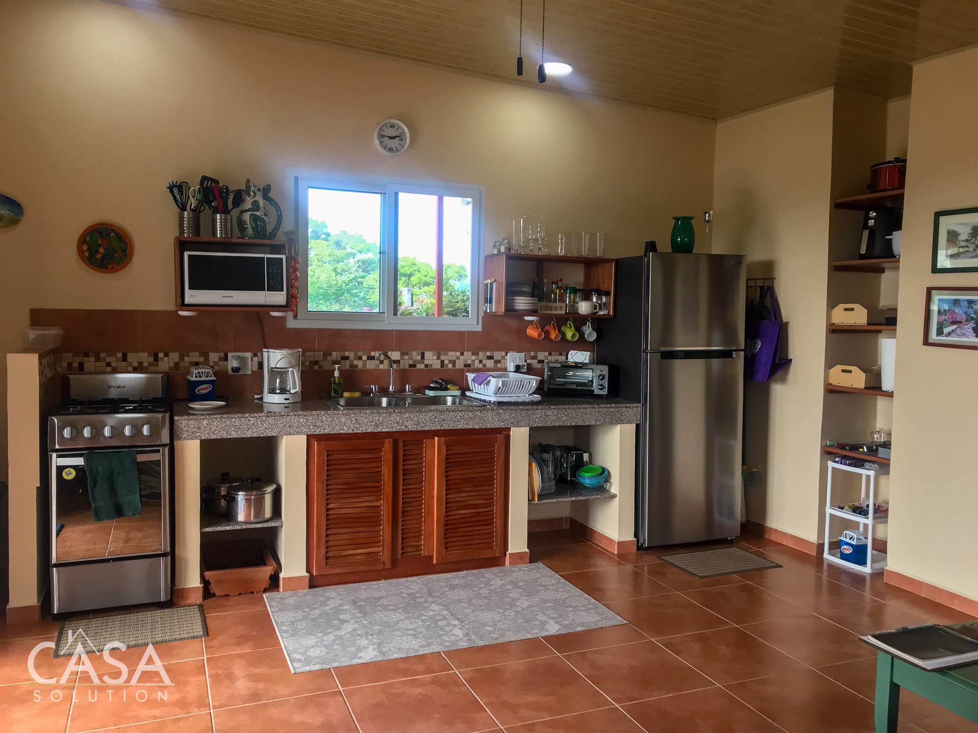 Cozy Mountain Home for Rent with Large Balcony and Beautiful Garden in