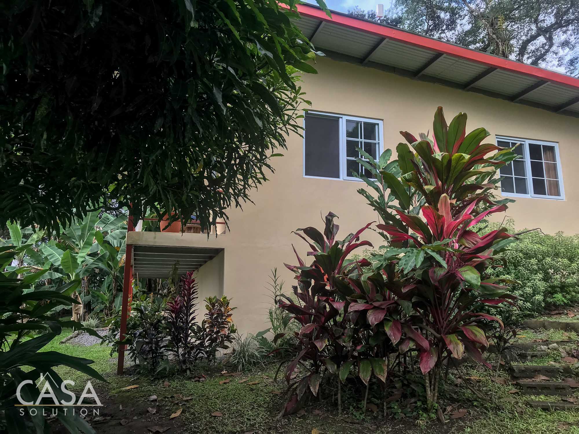 Cozy Mountain Home for Rent with Large Balcony and Beautiful Garden in