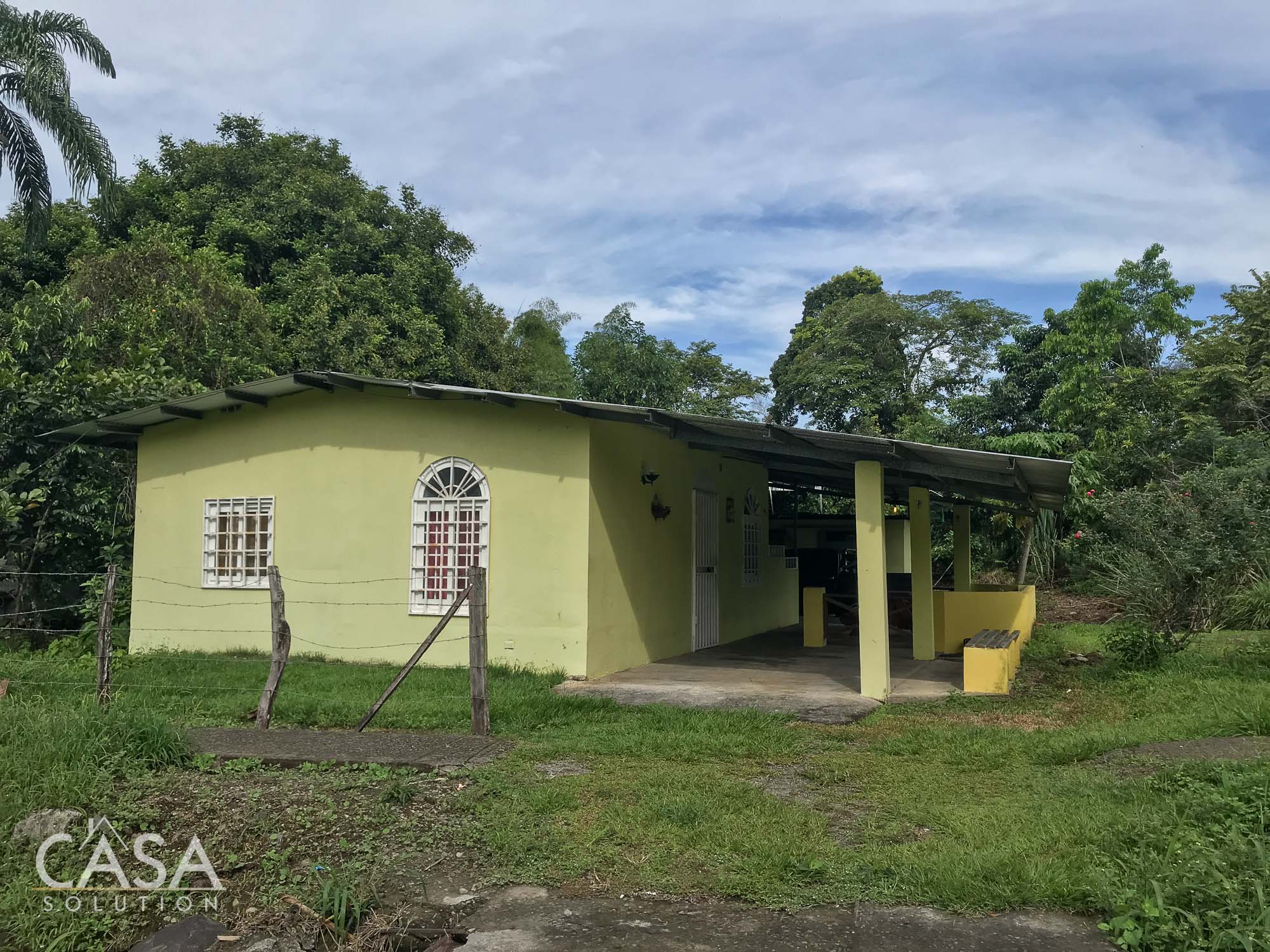 House for sale in Bocalatún, Boquerón, Chiriquí. 2 bedrooms, fertile