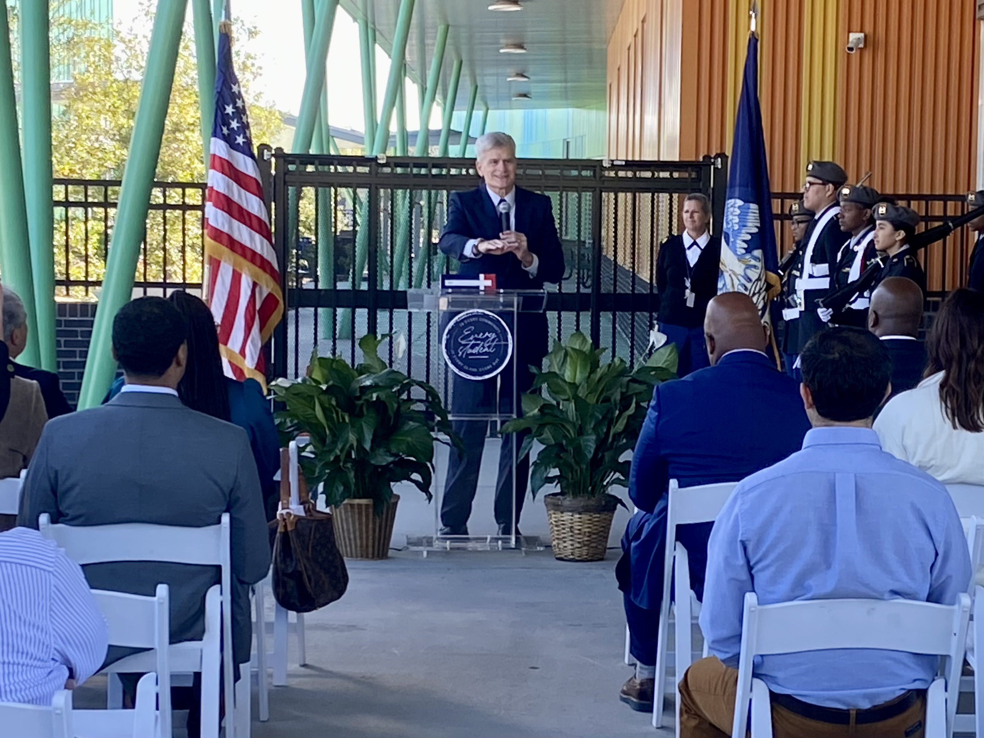 Cassidy Meets With Veterans, Presents U.S. Flag to Jefferson Terrace