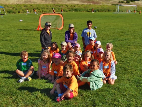 Castle Pines Athletics raises money for school physical education The