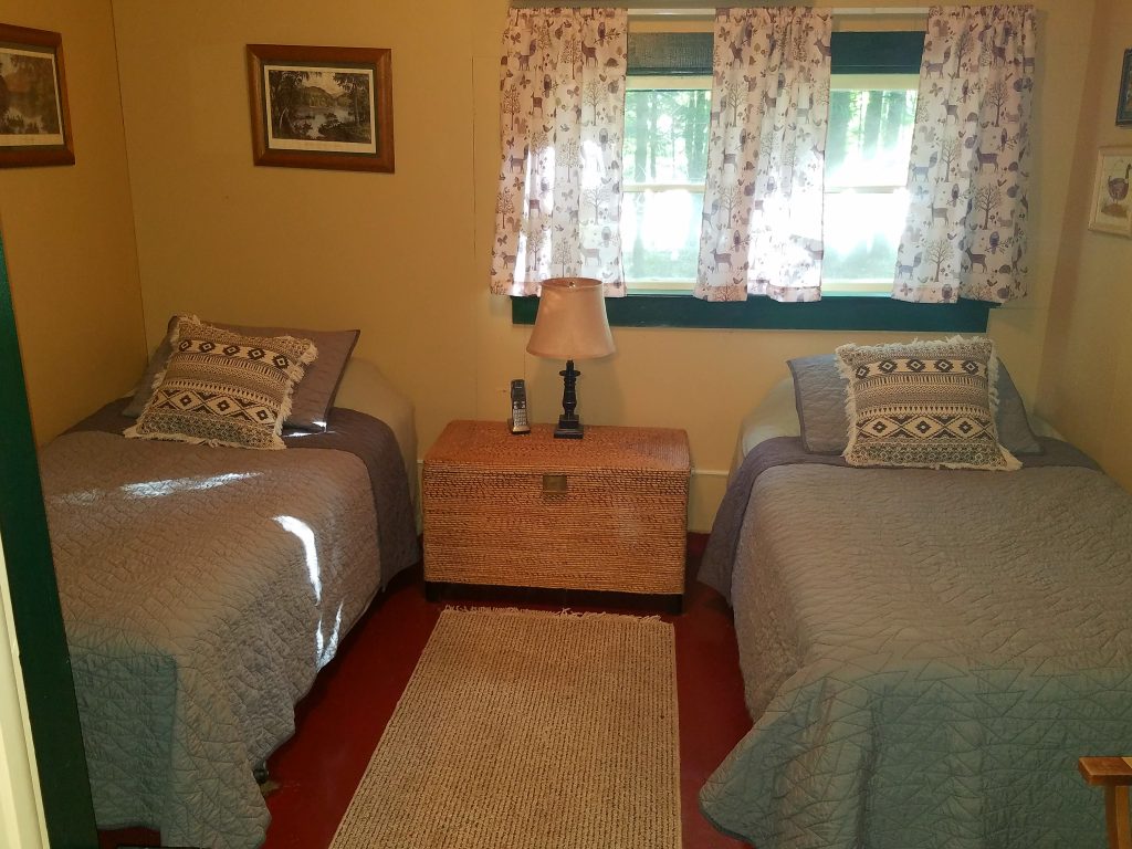 Waupaca Chain O’Lakes Vacation Rental Castle Point Cottage