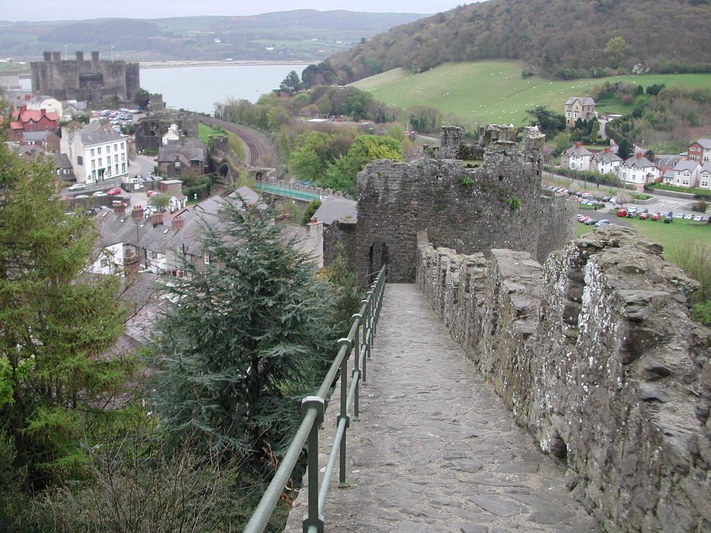 Conwy's Town Walls