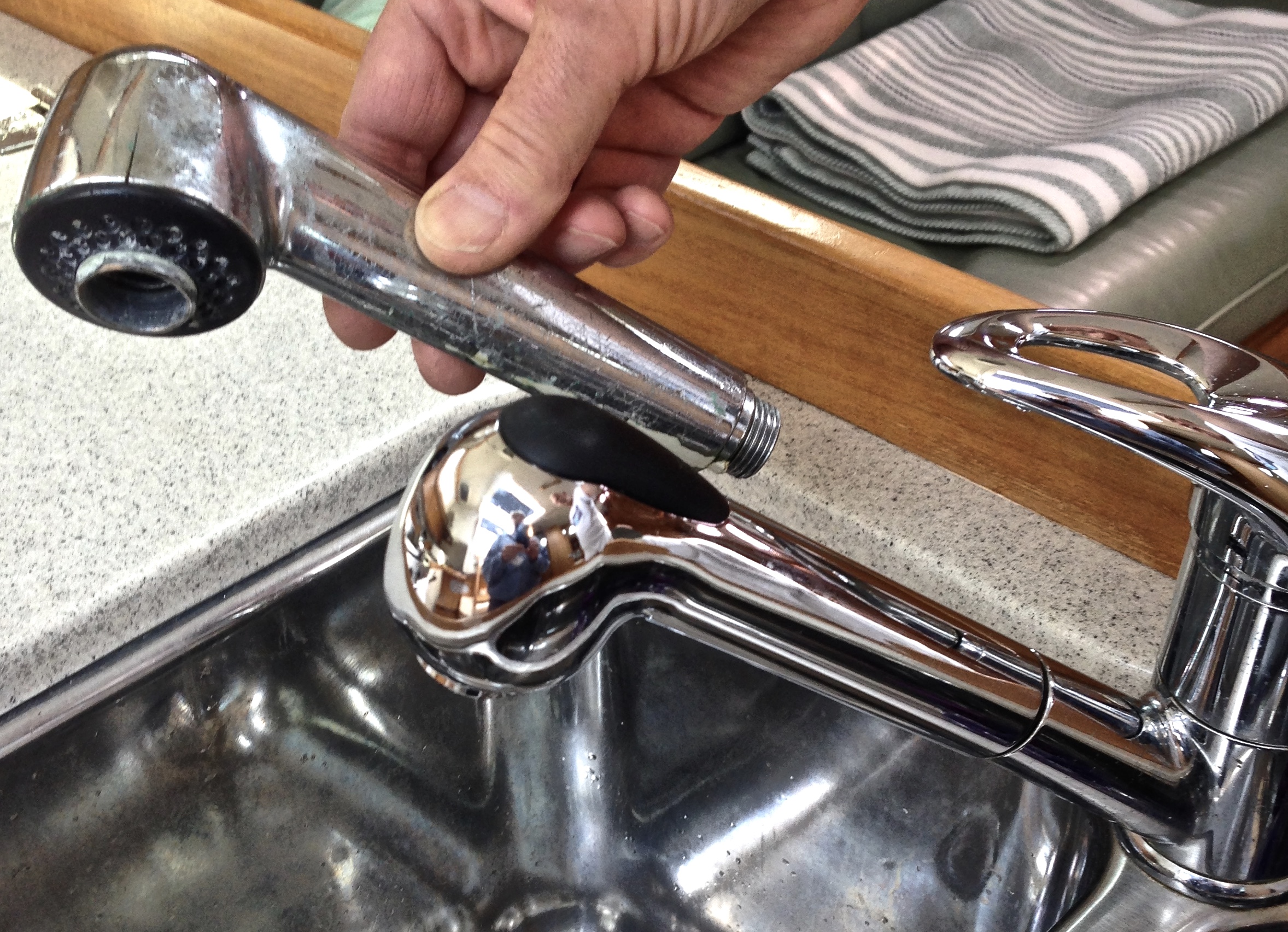 Glacier Bay Pull Out Kitchen Faucet Repair Glacier Bay Pull Out Laundry Faucet 886 323 thelovedsinner