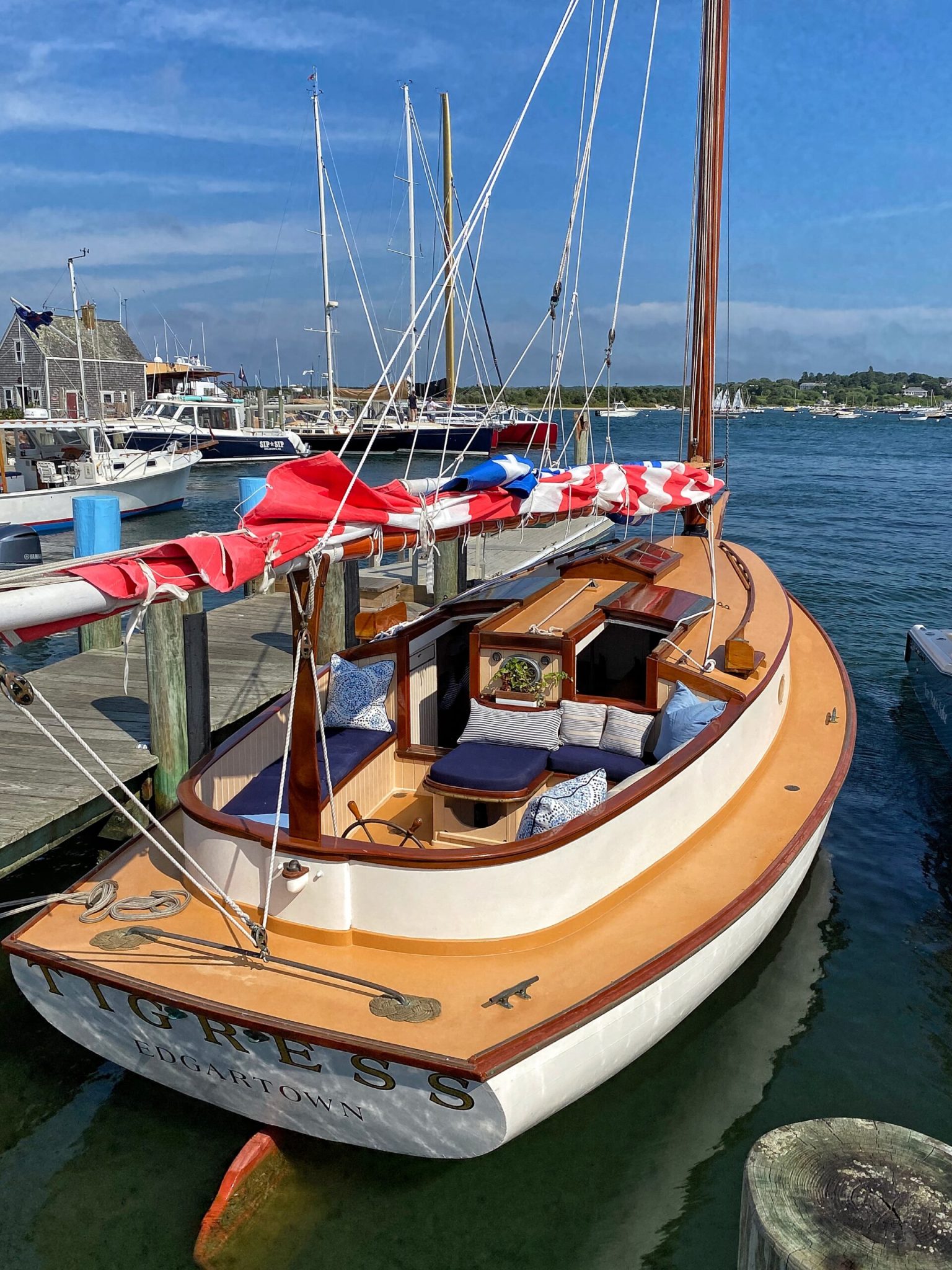 Private Sailing Charters in Edgartown, Martha's Vineyard Catboat Charters