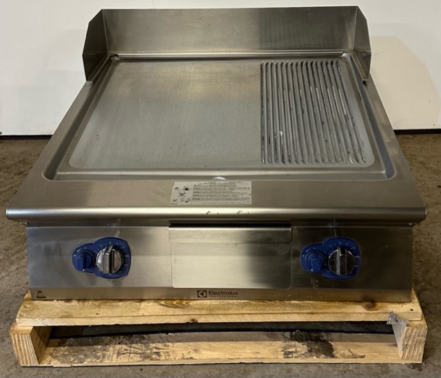 ELECTROLUX Half Flat Half Ribbed Griddle B Grade New CaterQuip