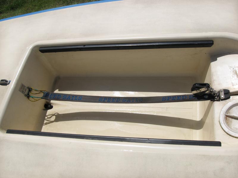 Caution Water Sailing Laser Standard Rigging Guide