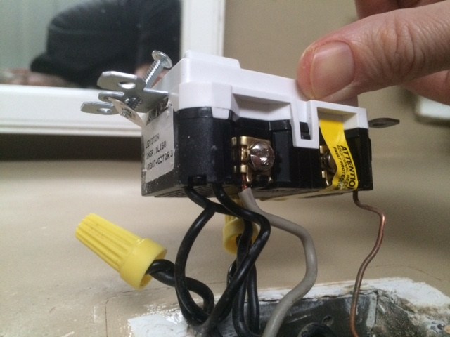 Leviton GFSW1-KW GFCI combo switch - outlet not working. - DoItYourself