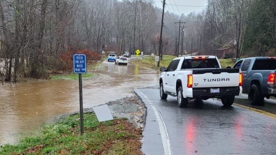 NC mountains hit by ‘excessive’ flooding; 12+ roads closed with 7(04)