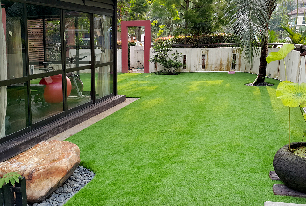 Artificial turf in secret garden, you deserve it! CCGRASS