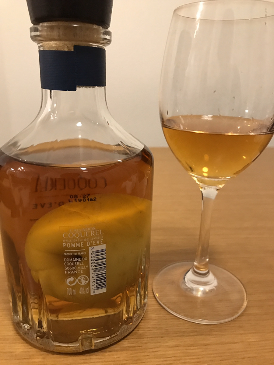 【リンゴが入った神秘のお酒】カルバドスをロックとストレートで飲んでみたら美味しかった｜マイワインルート