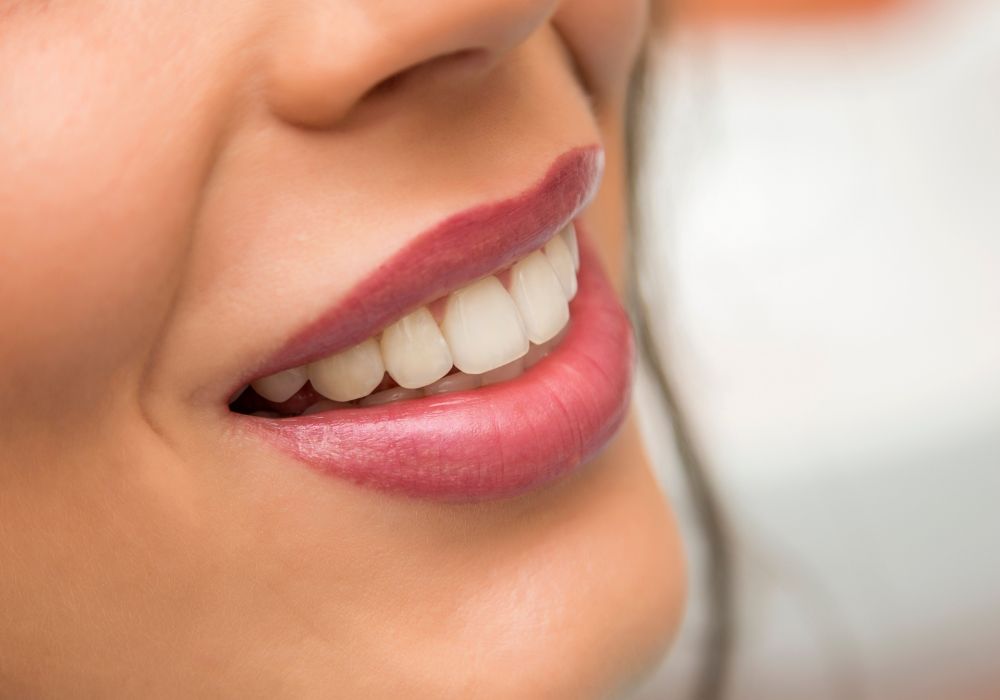 Can You Paint Your Teeth Different Colors? (Potential Risks)