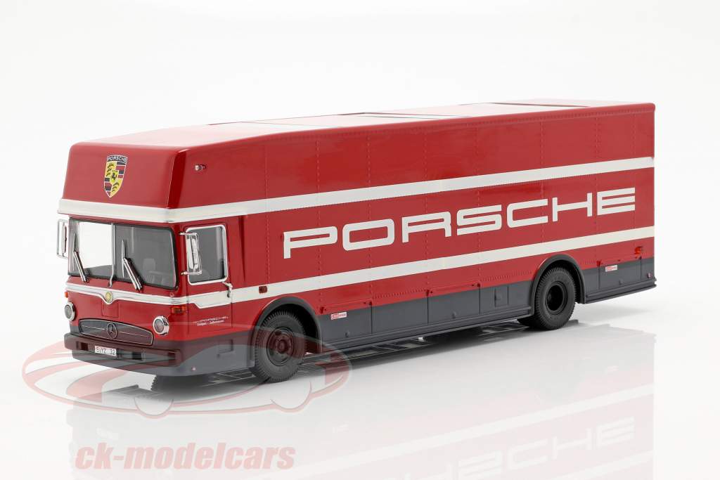 Porsche 911 and Porsche racing transporter from Schuco