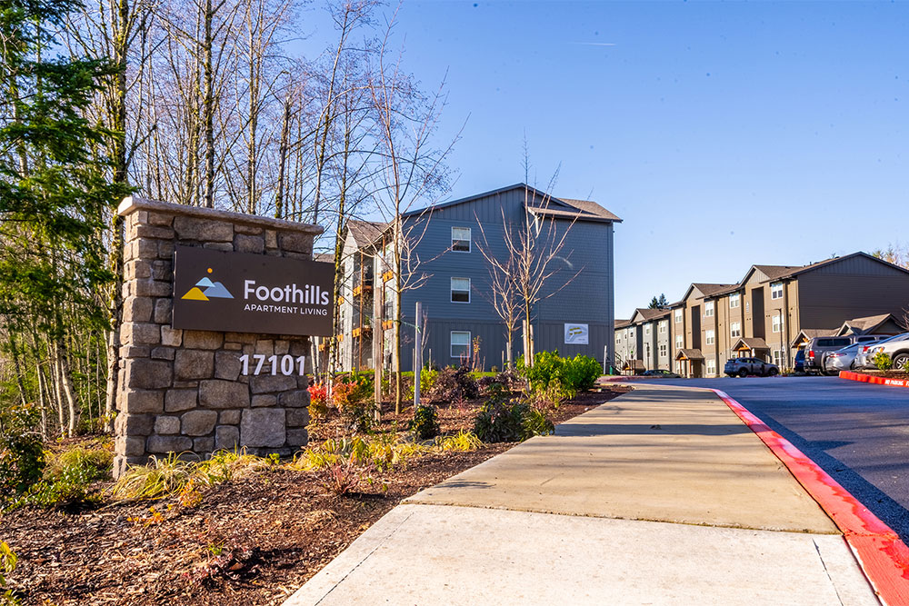 FOOTHILLS APARTMENT LIVING CD Redding Construction