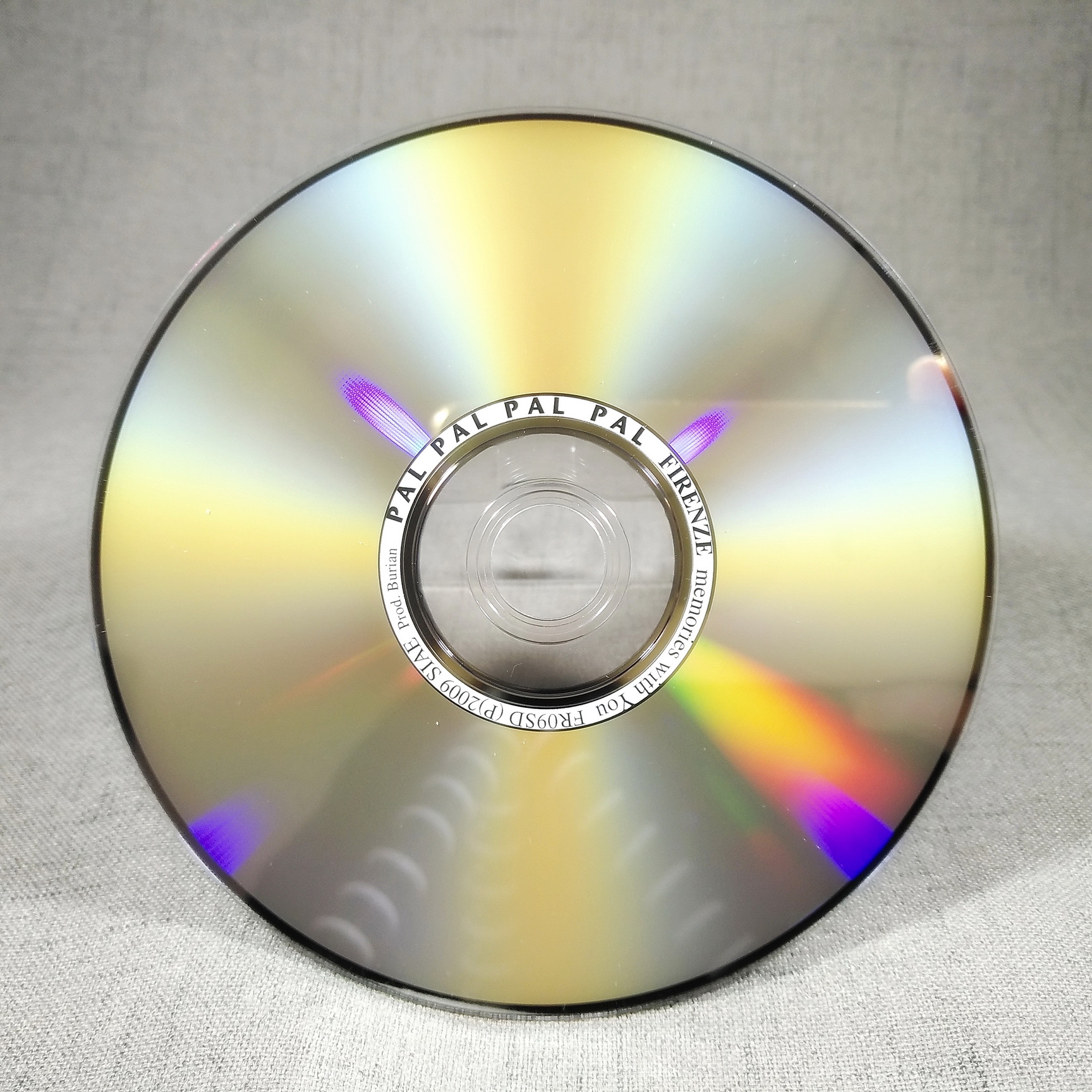 Qingdao Purple Media Co., Ltd. is a professional Vinyl Pressing CD&DVD