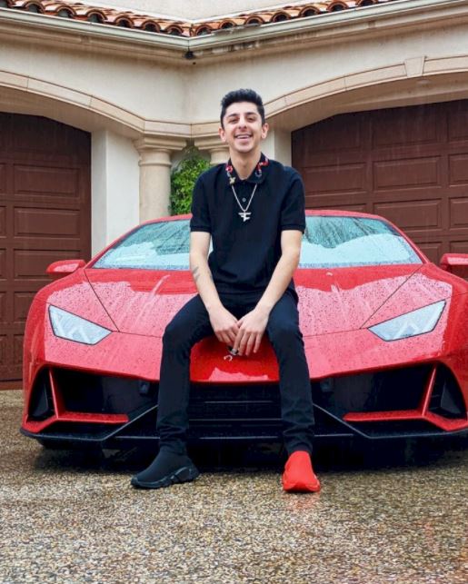 FaZe Rug Age, Height, Weight, Girlfriend, Net worth, Bio & Facts.