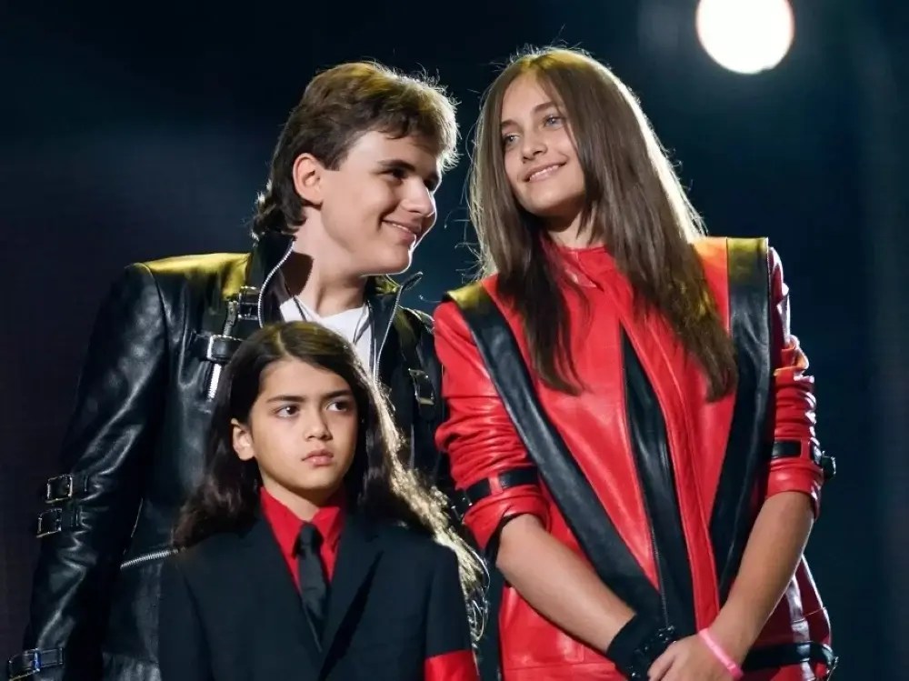 Blanket Jackson Mother, Net Worth, Wiki, Girlfriend, Real Name